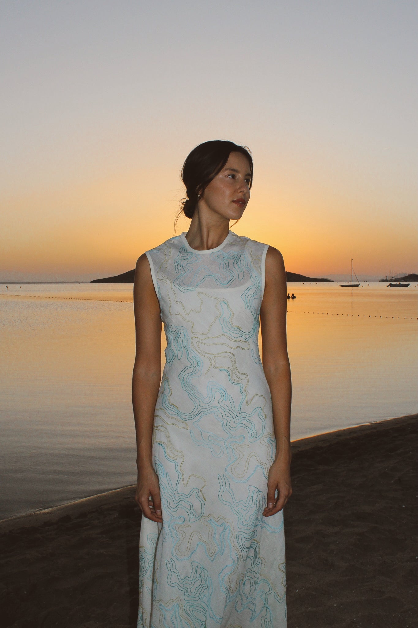 Vestido Sosiego Bordados Azules