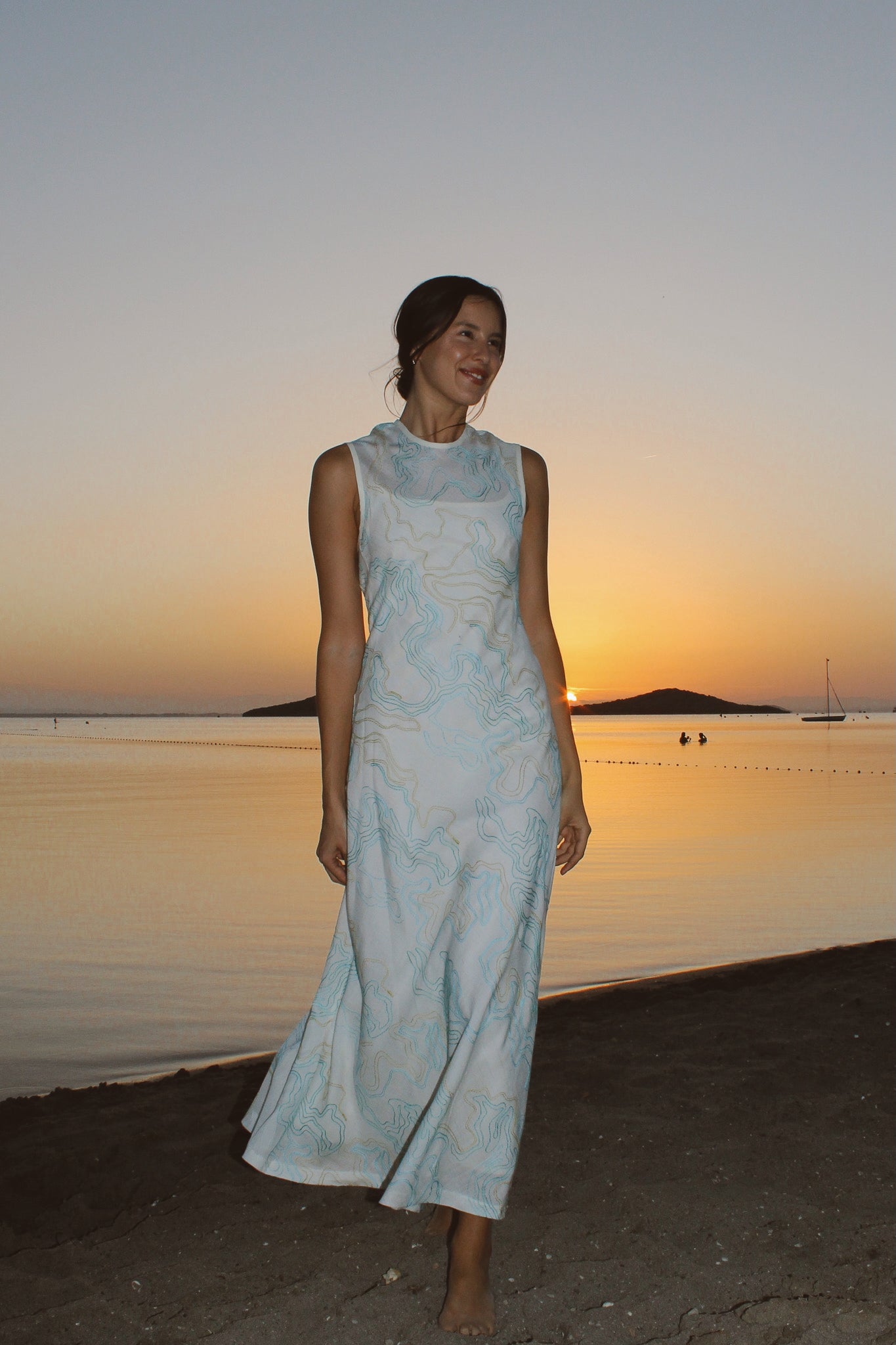 Vestido Sosiego Bordados Azules