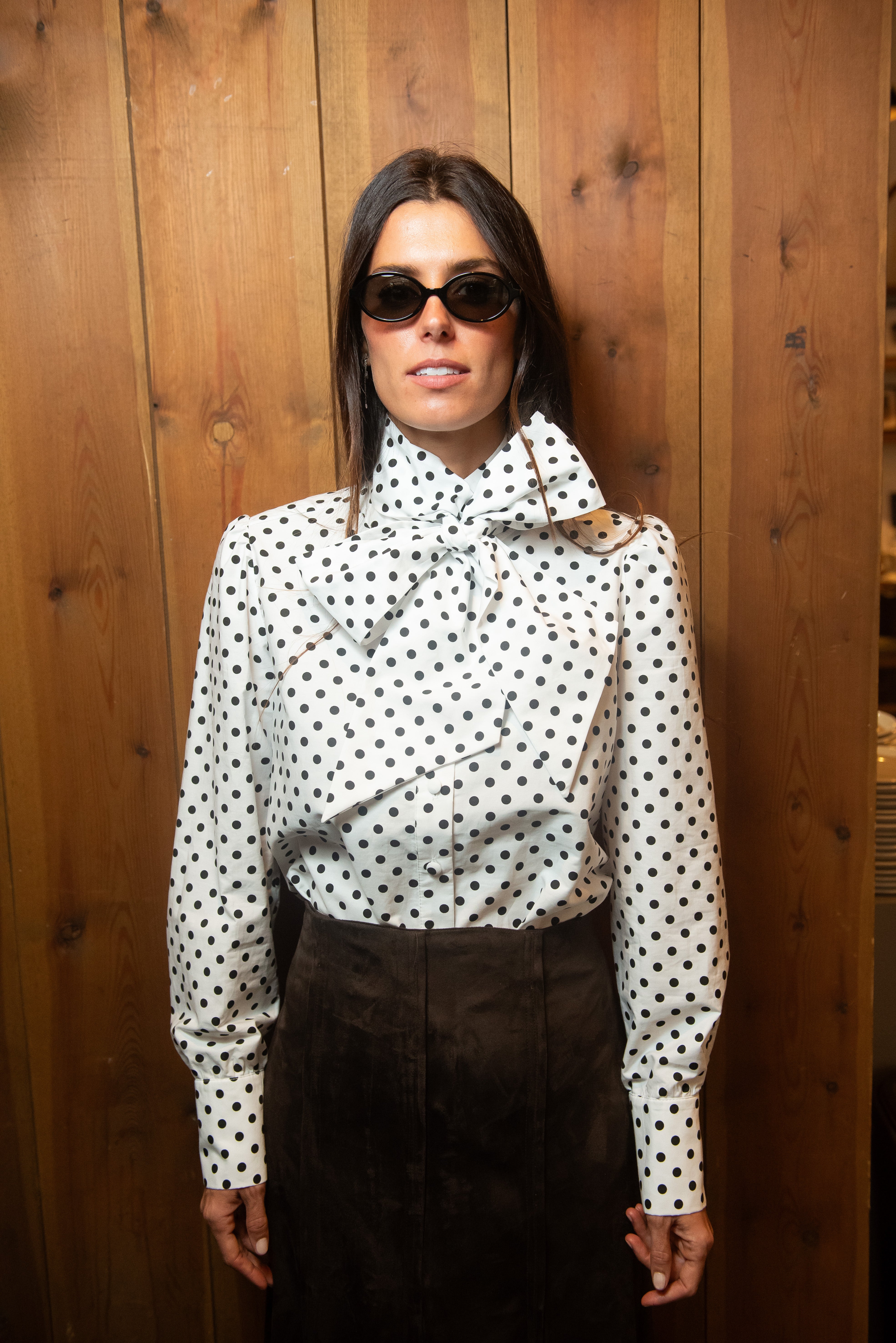 Blusa Rivora com laço e bolinhas pretas