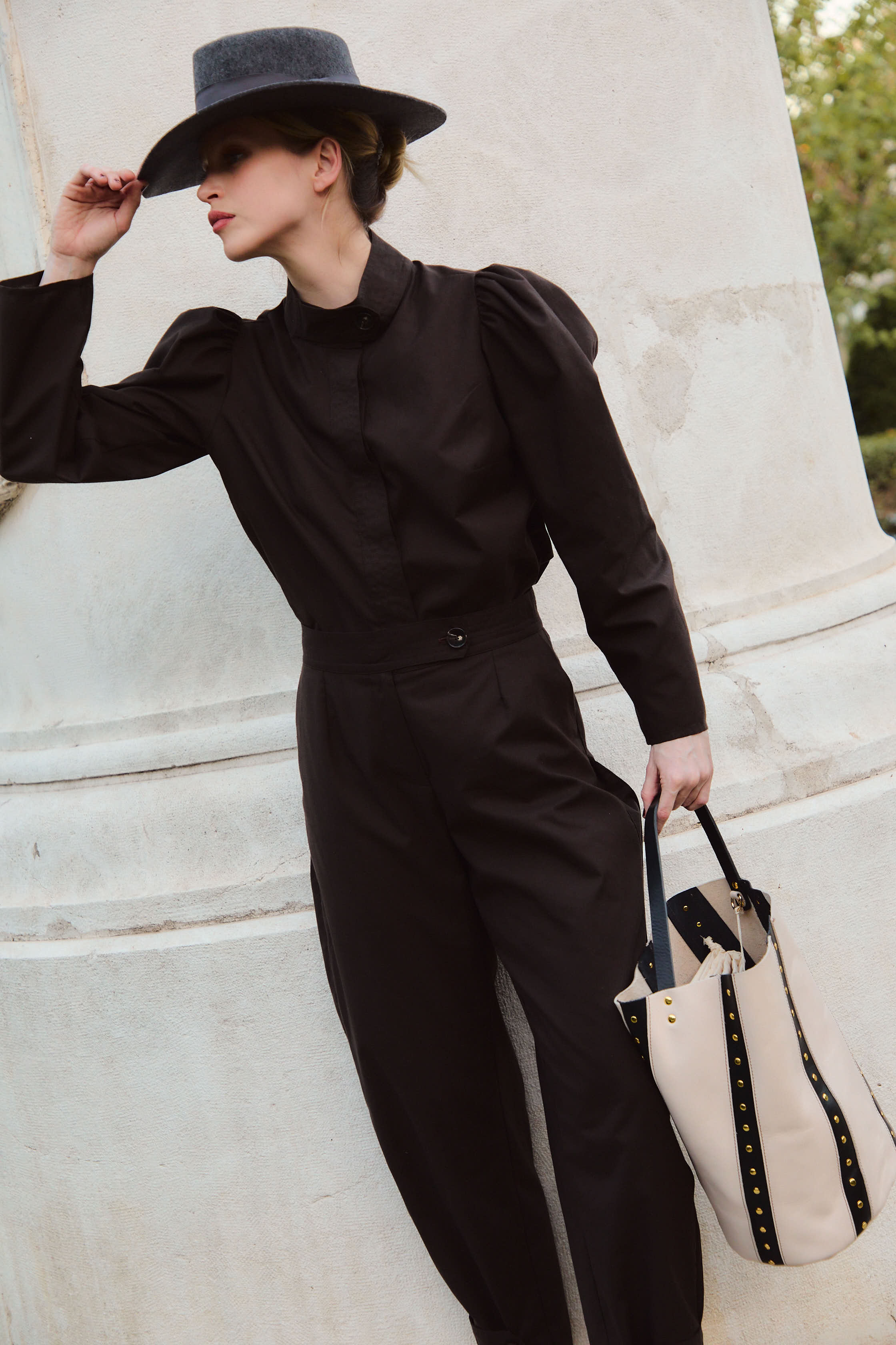 ipabrand_blusa_Salamanca_marrón_manga_abullonada