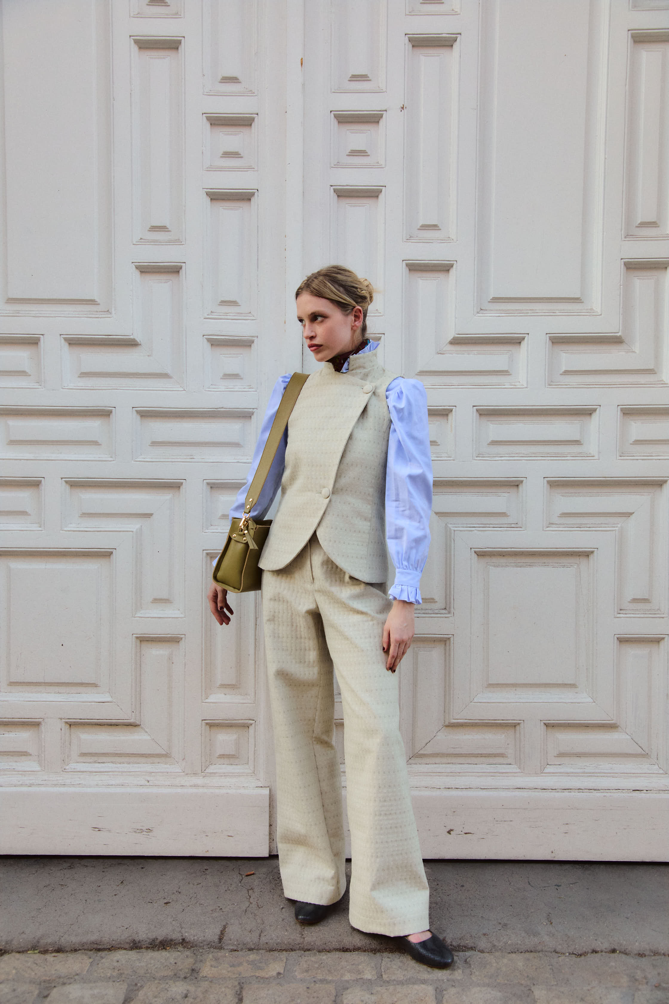 ipabrand_chaleco_Castellana_ sin mangas_beige