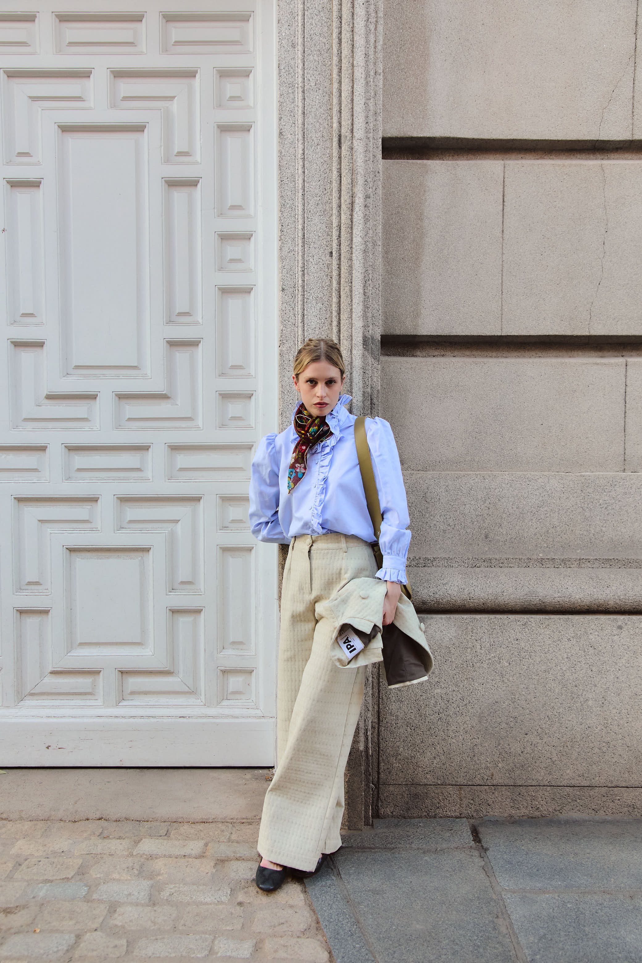 ipabrand_pantalón_Castellana_bordados_beige