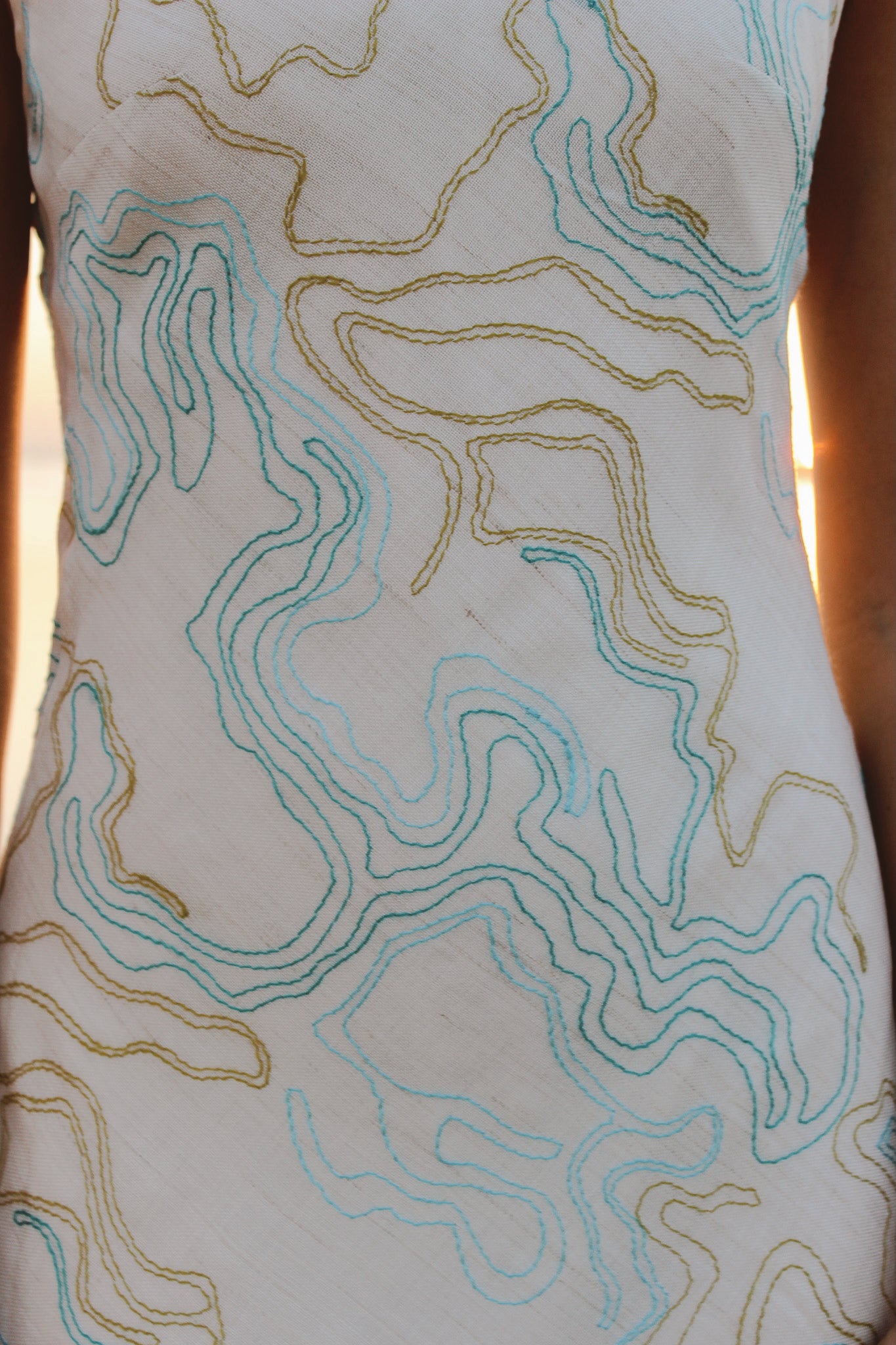 Vestido Sosiego Bordados Azules