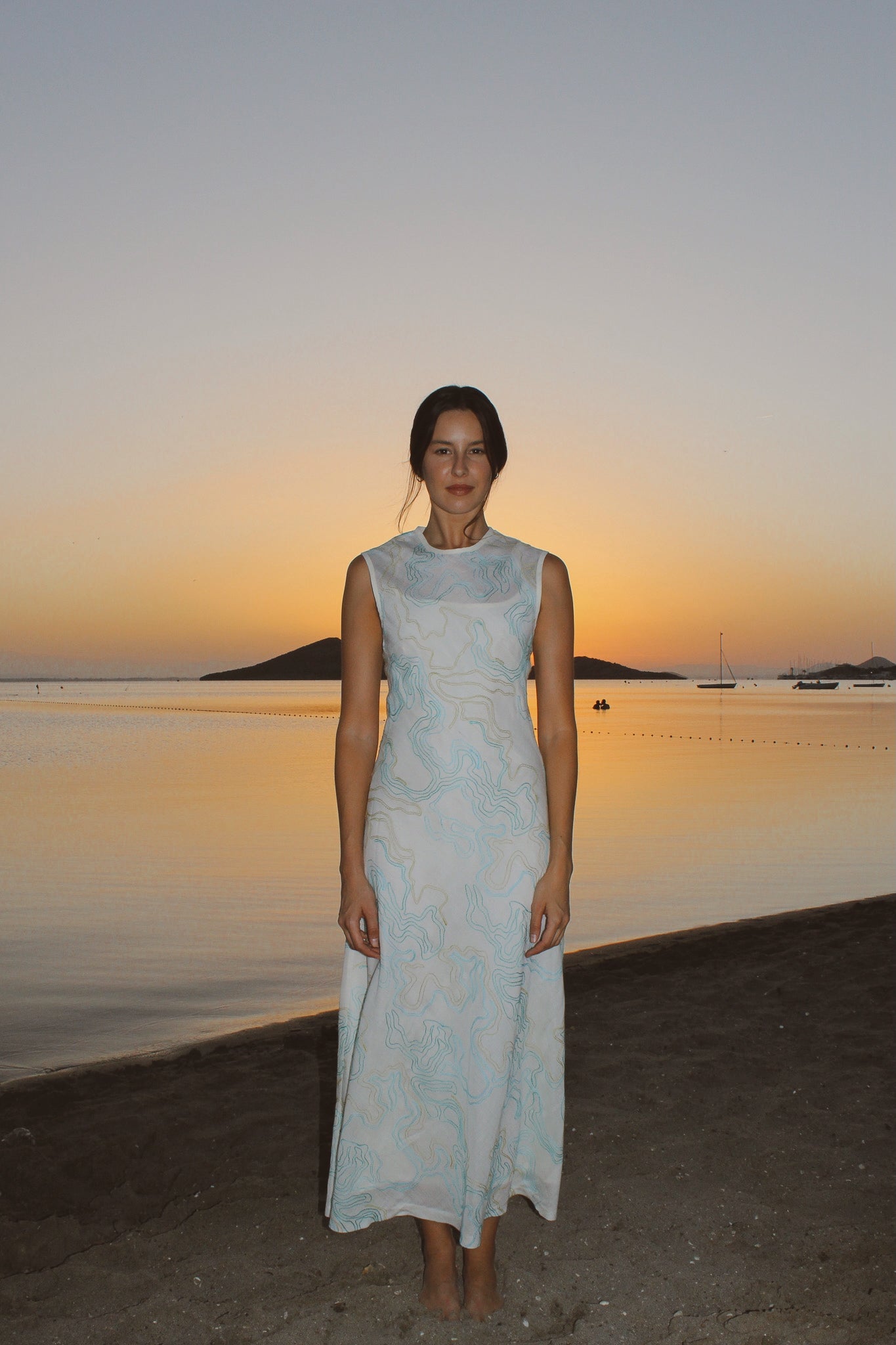 Vestido Sosiego Bordados Azules
