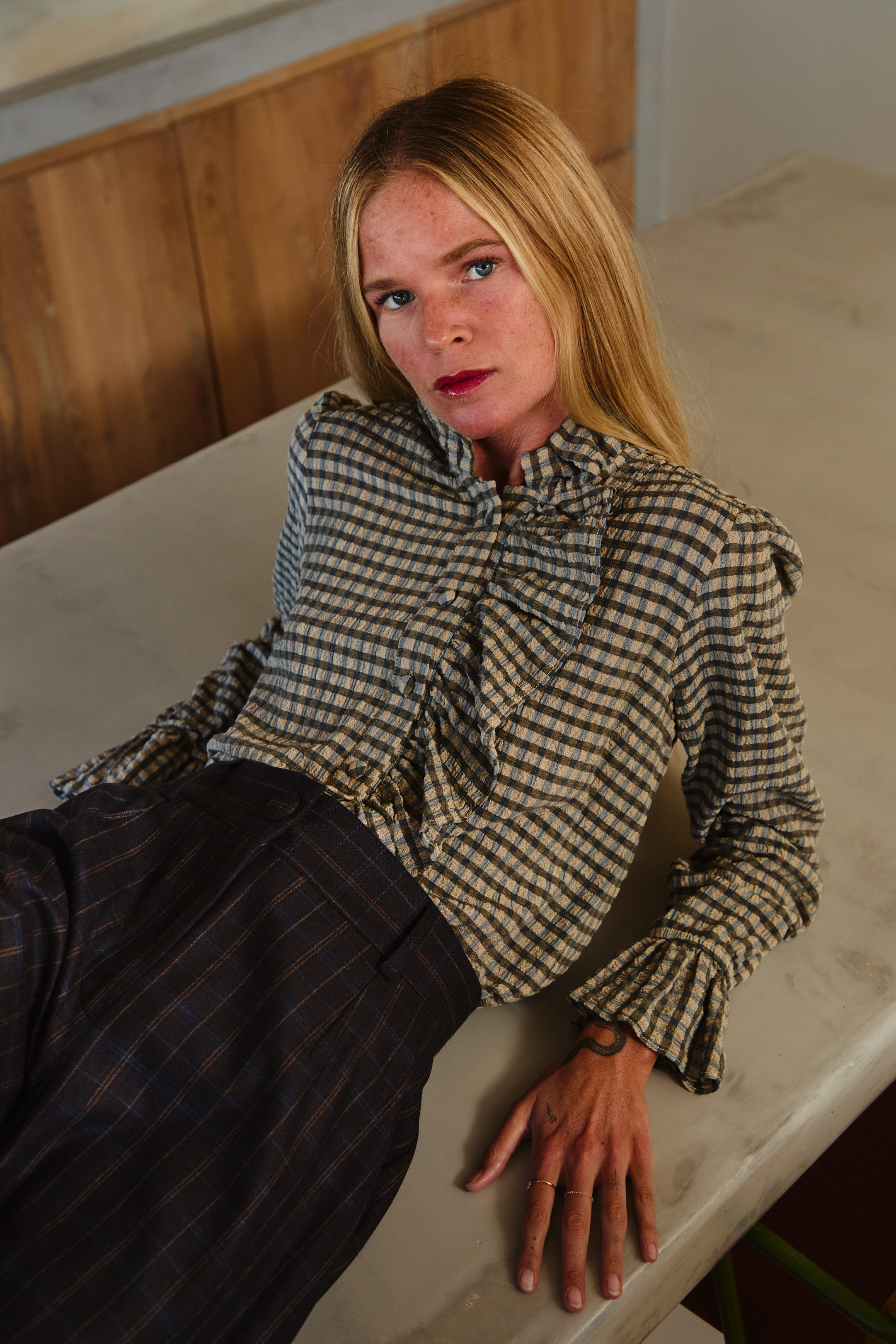 blusa-raíz-volantes