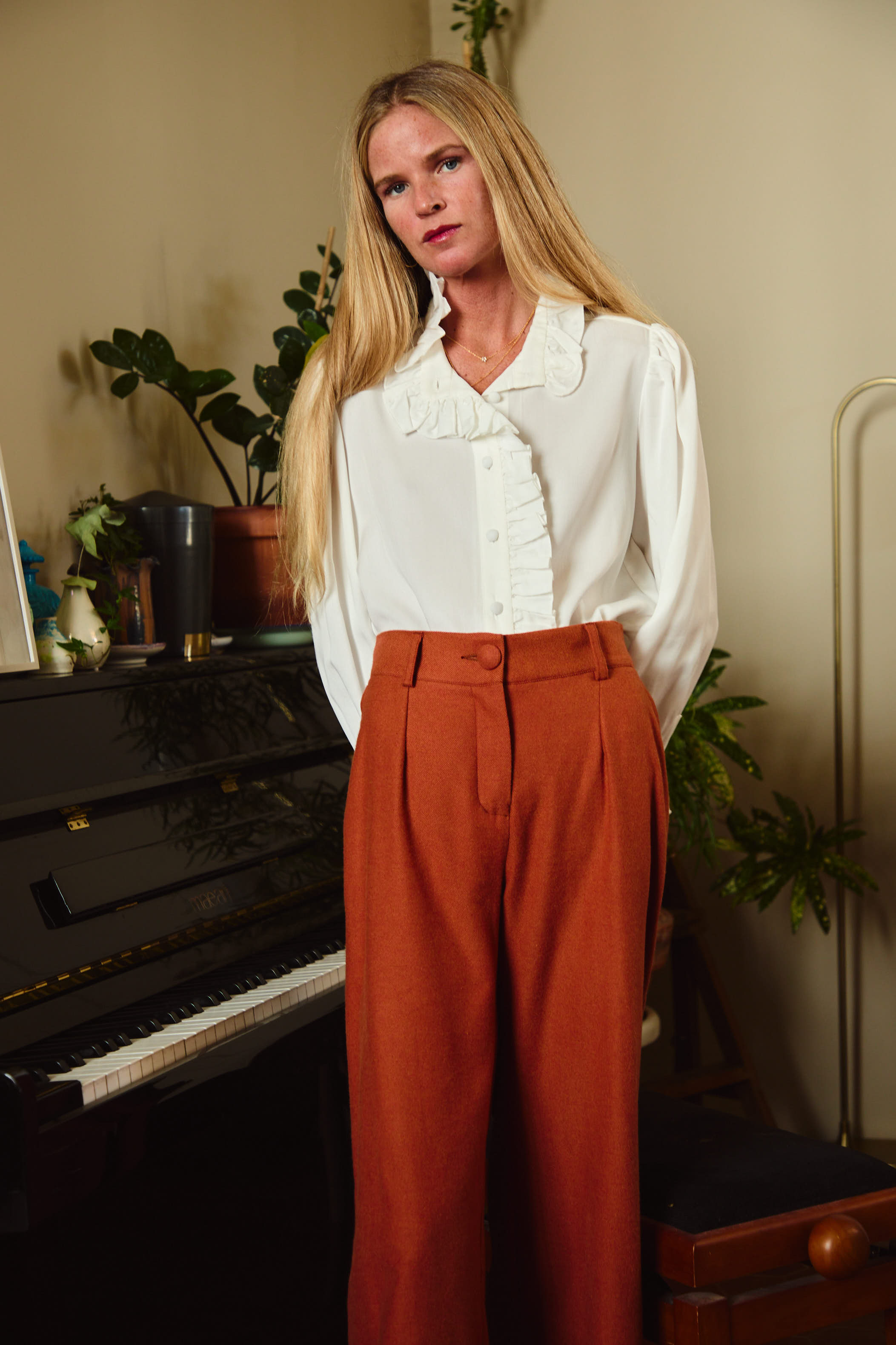 pantalón-eterno-naranja-moda