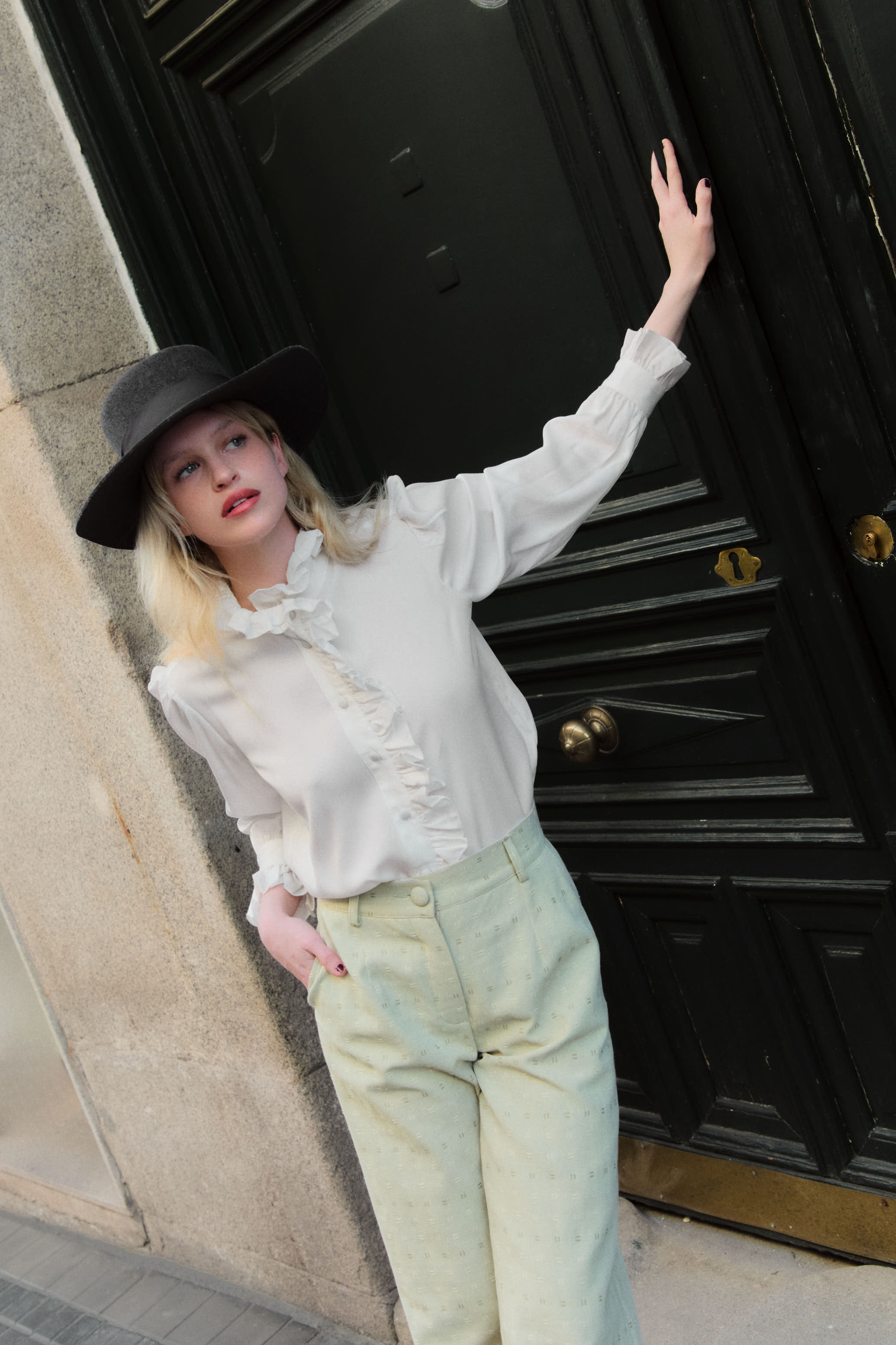 ipabrand_camisa_blanca_volantes
