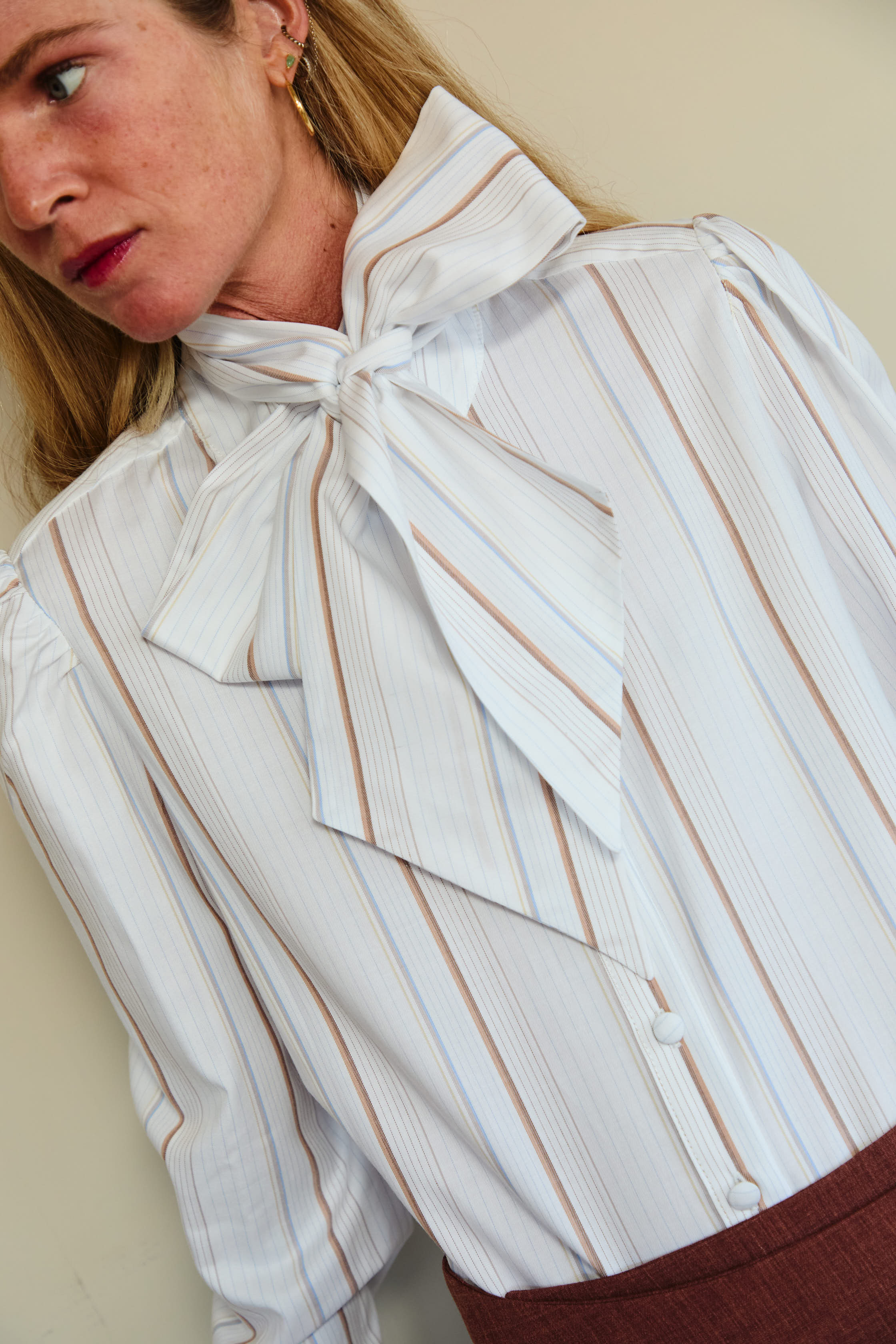 blusa-esencia-lazo-blanco-mujer