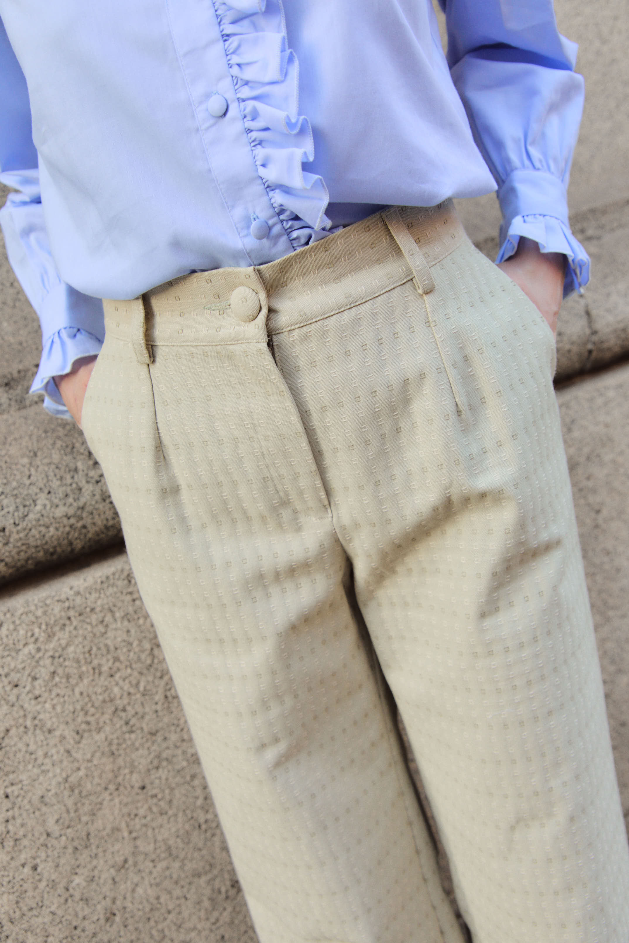 ipabrand_pantalón_castellana_beige_bordados
