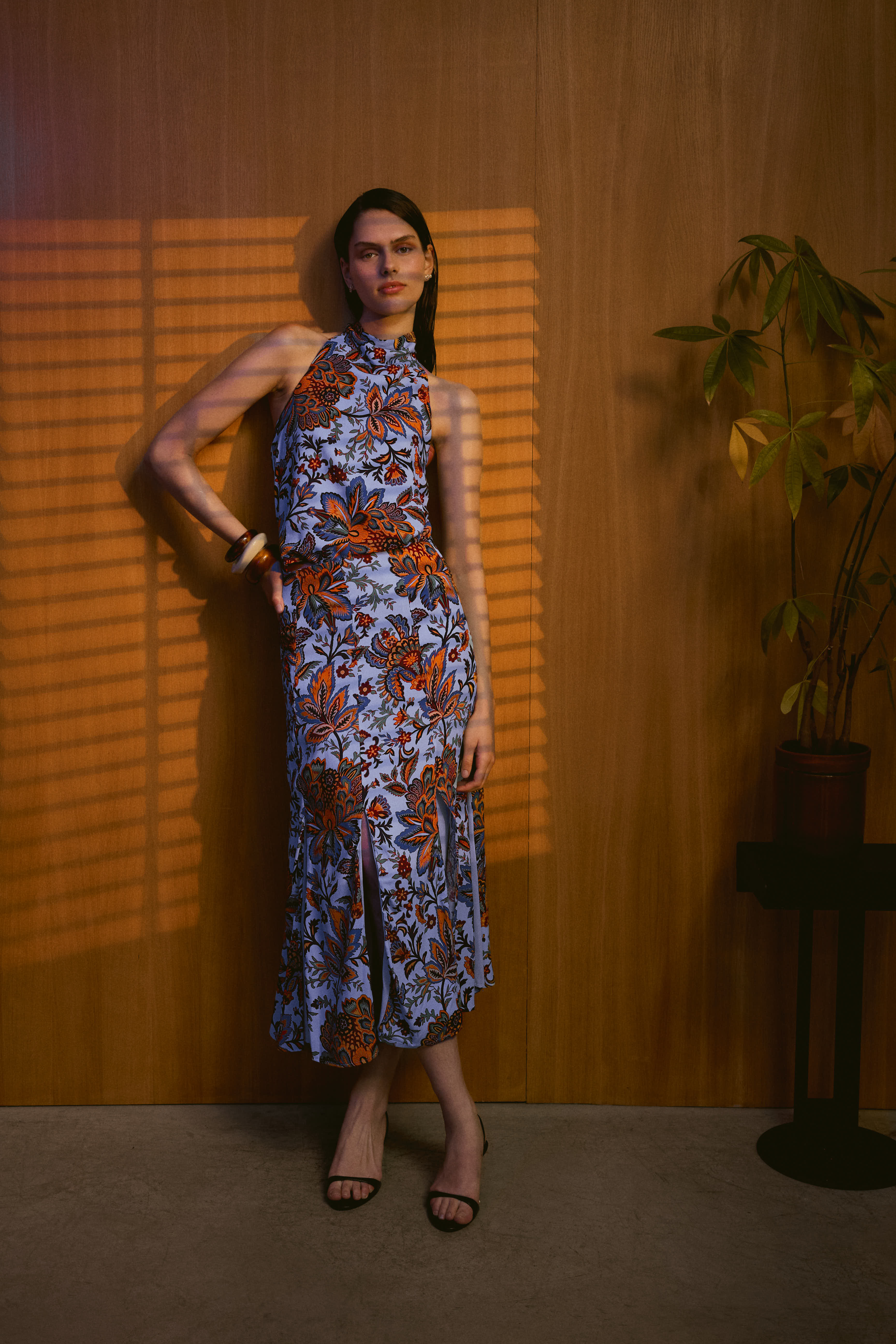 Falda Carpe Diem Flores Fondo Azul