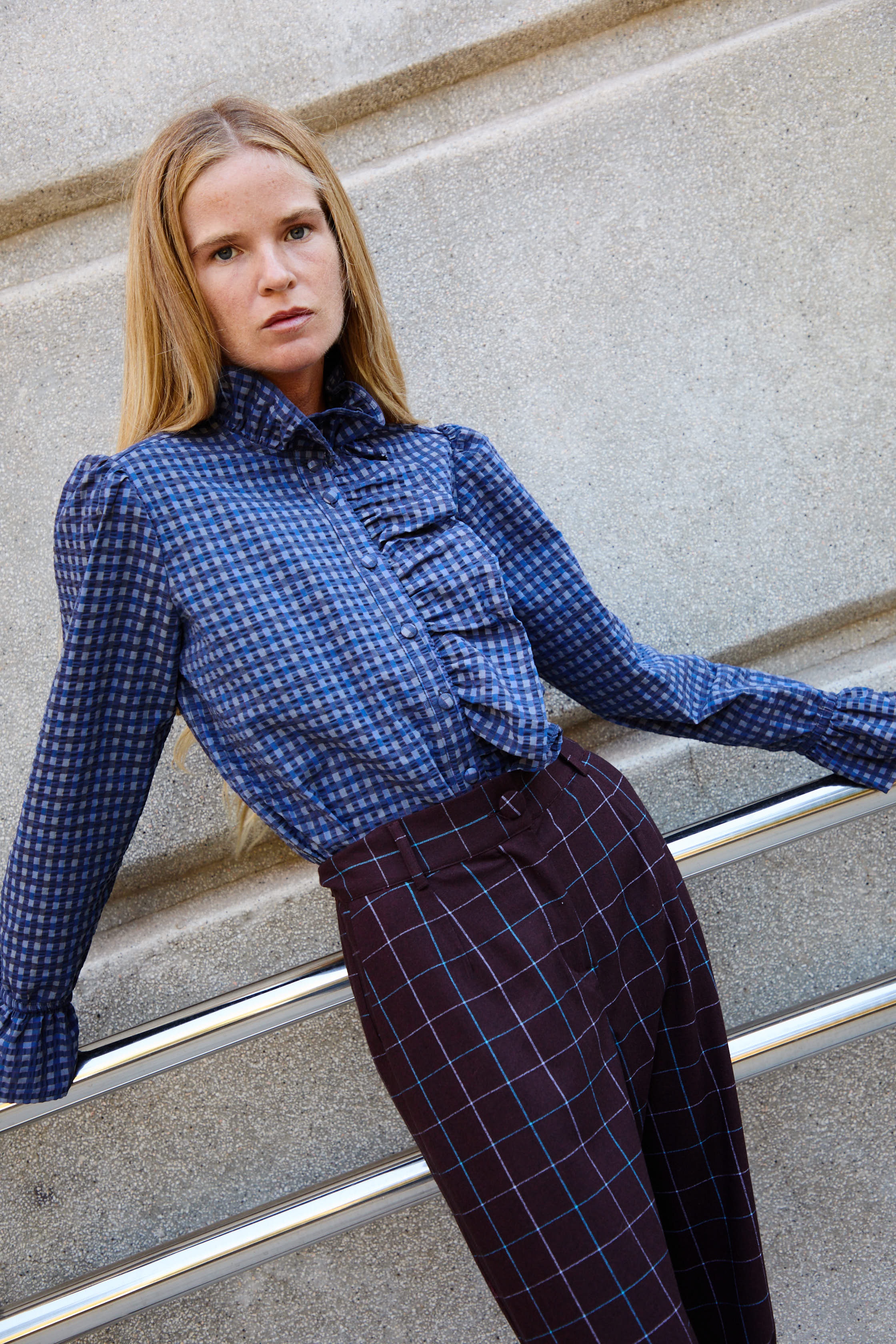 Camisa azul de volantes para mujer de IPA Brand